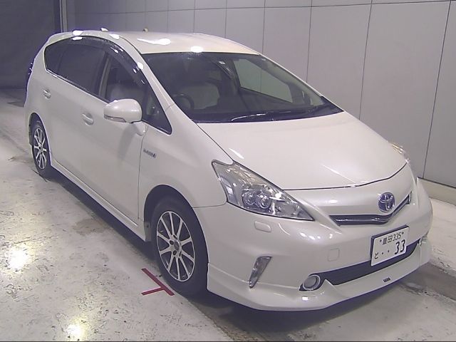 55062 Toyota Prius alpha ZVW41W 2013 г. (Honda Nagoya)